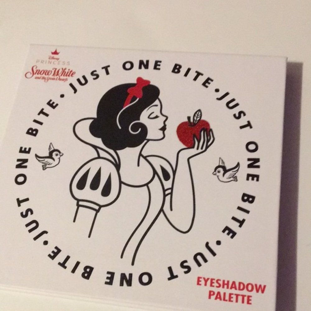 HP🎊🎊Disney Princess Snow White & the Seven Dwarfs Just One Bite Eyeshadow Pa… - Picture 7 of 13